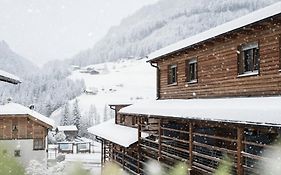 Alpstay - Smart Hotel Saslong